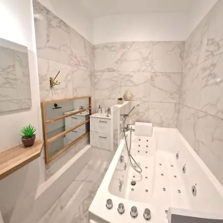 Les Bons Enfants Balneo Apartment Rouen